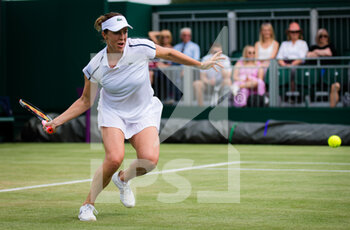 2021-07-01 - Anastasia Pavlyuchenkova of Russia in action against Kristyna Pliskova of the Czech Republic during the second round of The Championships Wimbledon 2021, Grand Slam tennis tournament on July 1, 2021 at All England Lawn Tennis and Croquet Club in London, England - Photo Rob Prange / Spain DPPI / DPPI - WIMBLEDON 2021, GRAND SLAM TENNIS TOURNAMENT - INTERNATIONALS - TENNIS