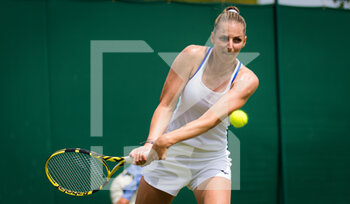 2021-07-01 - Kristyna Pliskova of the Czech Republic in action against Anastasia Pavlyuchenkova of Russia during the second round of The Championships Wimbledon 2021, Grand Slam tennis tournament on July 1, 2021 at All England Lawn Tennis and Croquet Club in London, England - Photo Rob Prange / Spain DPPI / DPPI - WIMBLEDON 2021, GRAND SLAM TENNIS TOURNAMENT - INTERNATIONALS - TENNIS