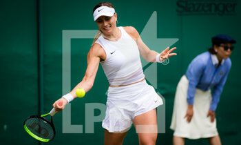 2021-07-01 - Paula Badosa of Spain in action against Yulia Putintseva of Kazakhstan during the second round of The Championships Wimbledon 2021, Grand Slam tennis tournament on July 1, 2021 at All England Lawn Tennis and Croquet Club in London, England - Photo Rob Prange / Spain DPPI / DPPI - WIMBLEDON 2021, GRAND SLAM TENNIS TOURNAMENT - INTERNATIONALS - TENNIS