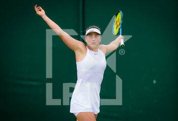 2021-07-01 - Marta Kostyuk of Ukraine in action against Anastasija Sevastova of Latvia during the second round of The Championships Wimbledon 2021, Grand Slam tennis tournament on July 1, 2021 at All England Lawn Tennis and Croquet Club in London, England - Photo Rob Prange / Spain DPPI / DPPI - WIMBLEDON 2021, GRAND SLAM TENNIS TOURNAMENT - INTERNATIONALS - TENNIS