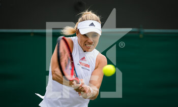 2021-07-01 - Angelique Kerber of Germany in action against Sara Sorribes Tormo of Spain during the second round of The Championships Wimbledon 2021, Grand Slam tennis tournament on July 1, 2021 at All England Lawn Tennis and Croquet Club in London, England - Photo Rob Prange / Spain DPPI / DPPI - WIMBLEDON 2021, GRAND SLAM TENNIS TOURNAMENT - INTERNATIONALS - TENNIS