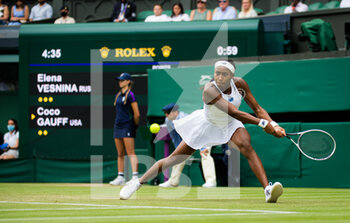 2021-07-01 - Cori Gauff of the United States in action against Elena Vesnina of Russia during the second round of The Championships Wimbledon 2021, Grand Slam tennis tournament on July 1, 2021 at All England Lawn Tennis and Croquet Club in London, England - Photo Rob Prange / Spain DPPI / DPPI - WIMBLEDON 2021, GRAND SLAM TENNIS TOURNAMENT - INTERNATIONALS - TENNIS
