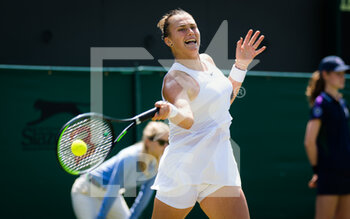 2021-07-02 - Aryna Sabalenka of Belarus in action against Maria Camila Osorio Serrano of Colombia during her third-round match at The Championships Wimbledon 2021, Grand Slam tennis tournament on July 2, 2021 at All England Lawn Tennis and Croquet Club in London, England - Photo Rob Prange / Spain DPPI / DPPI - WIMBLEDON 2021, GRAND SLAM TENNIS TOURNAMENT - INTERNATIONALS - TENNIS