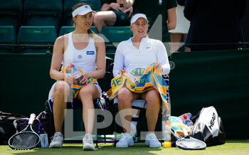 2021-07-02 - Mona Barthel and Julia Wachaczyk of Germany playing doubles at The Championships Wimbledon 2021, Grand Slam tennis tournament on July 2, 2021 at All England Lawn Tennis and Croquet Club in London, England - Photo Rob Prange / Spain DPPI / DPPI - WIMBLEDON 2021, GRAND SLAM TENNIS TOURNAMENT - INTERNATIONALS - TENNIS