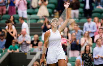 2021-07-02 - Madison Keys of the United States celebrates her win against Elise Mertens of Belgium during her third-round match at The Championships Wimbledon 2021, Grand Slam tennis tournament on July 2, 2021 at All England Lawn Tennis and Croquet Club in London, England - Photo Rob Prange / Spain DPPI / DPPI - WIMBLEDON 2021, GRAND SLAM TENNIS TOURNAMENT - INTERNATIONALS - TENNIS