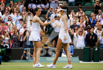 2021-07-02 - Sorana Cirstea of Romania and Emma Raducanu of Great Britain after the third round at The Championships Wimbledon 2021, Grand Slam tennis tournament on July 3, 2021 at All England Lawn Tennis and Croquet Club in London, England - Photo Rob Prange / Spain DPPI / DPPI - WIMBLEDON 2021, GRAND SLAM TENNIS TOURNAMENT - INTERNATIONALS - TENNIS