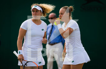 2021-07-02 - Anna-Lena Friedsam of Germany and Anna Blinkova of Russia playing doubles at The Championships Wimbledon 2021, Grand Slam tennis tournament on July 3, 2021 at All England Lawn Tennis and Croquet Club in London, England - Photo Rob Prange / Spain DPPI / DPPI - WIMBLEDON 2021, GRAND SLAM TENNIS TOURNAMENT - INTERNATIONALS - TENNIS