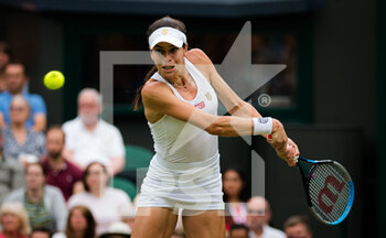 2021-07-06 - Ajla Tomljanovic of Australia in action against Ashleigh Barty of Australia during the quarter-final at The Championships Wimbledon 2021, Grand Slam tennis tournament on July 6, 2021 at All England Lawn Tennis and Croquet Club in London, England - Photo Rob Prange / Spain DPPI / DPPI - WIMBLEDON 2021, GRAND SLAM TENNIS TOURNAMENT - INTERNATIONALS - TENNIS