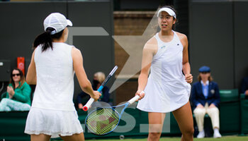 2021-07-07 - Shuko Aoyama and Ena Shibahara of Japan in action during the doubles quarter-final at The Championships Wimbledon 2021, Grand Slam tennis tournament on July 7, 2021 at All England Lawn Tennis and Croquet Club in London, England - Photo Rob Prange / Spain DPPI / DPPI - WIMBLEDON 2021, GRAND SLAM TENNIS TOURNAMENT - INTERNATIONALS - TENNIS