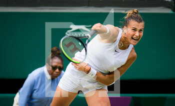 2021-07-08 - Aryna Sabalenka of Belarus in action against Karolina Pliskova of the Czech Republic during the semi-final of The Championships Wimbledon 2021, Grand Slam tennis tournament on July 8, 2021 at All England Lawn Tennis and Croquet Club in London, England - Photo Rob Prange / Spain DPPI / DPPI - WIMBLEDON 2021, GRAND SLAM TENNIS TOURNAMENT - INTERNATIONALS - TENNIS