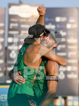 2019-08-25 - Esultanza di Matteo Ingrosso e Alex Ranghieri per la vittoria dello scudetto - FINALE CAMPIONATO ITALIANO ASSOLUTO 2019 - MASCHILE - BEACH VOLLEY - VOLLEYBALL
