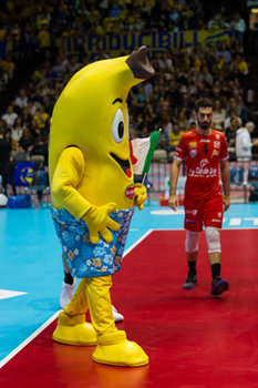 2019-02-09 - Mr. Banana - SEMIFINALE - ITAS TRENTINO VS CUCINE LUBE CIVITANOVA  - ITALIAN CUP - VOLLEYBALL