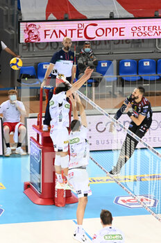 2021-01-27 - Attack of Osmany Juantorena (Cucine Lube Civitanova) - CUCINE LUBE CIVITANOVA VS KIONE PADOVA - ITALIAN CUP - VOLLEYBALL