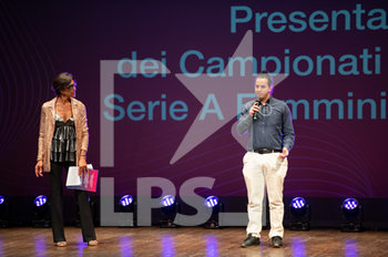 2020-09-15 - Daniele La Spina di LVF sul palco del Teatro Sociale di Bergamo - PRESENTAZIONE CAMPIONATO 2020/2021 - SERIE A1 WOMEN - VOLLEYBALL