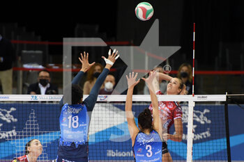 2021-02-27 - HAVELKOVA HELENA (Bartoccini Fortinfissi Perugia)
against the block of Il Bisonte Firenze
 - IL BISONTE FIRENZE VS BARTOCCINI FORTINFISSI PERUGIA - SERIE A1 WOMEN - VOLLEYBALL