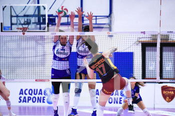 2021-01-17 - Muro a due Barava, Joly (Hermaea Olbia) - ROMA VOLLEY VS HERMAEA OLBIA 3-1 - WOMEN SERIE A2 - VOLLEYBALL