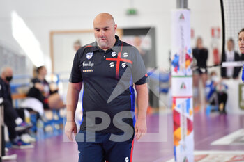 2021-03-21 - Emiliano Giandomenico Coach of Hermaea Geovillage Olbia Geovillage Volley Hermaea Olbia - Olimpia Teodora Ravenna - HERMAEA OLBIA VS OLIMPIA TEODORA RAVENNA - WOMEN SERIE A2 - VOLLEYBALL