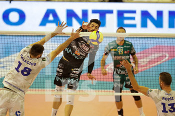 Top Volley Latina vs Sir Safety Conad Perugia - SUPERLEAGUE SERIE A - VOLLEYBALL