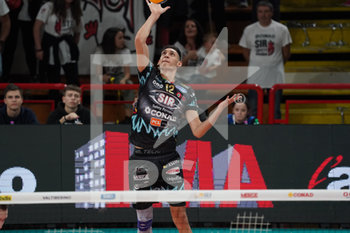 2019-10-24 - roberto russo (n.12 centrale sir safety conad perugia) alla battuta - SIR SAFETY CONAD PERUGIA VS ALLIANZ MILANO - SUPERLEAGUE SERIE A - VOLLEYBALL