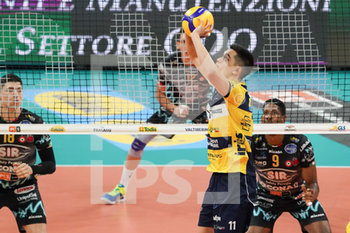 2019-12-15 - micah christenson (n.11 leo schoes modena) alza - SIR SAFETY CONAD PERUGIA VS LEO SHOES MODENA - SUPERLEAGUE SERIE A - VOLLEYBALL