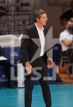 2020-10-04 - coach Lorenzo Tubertini (Top Volley Cisterna) - TOP VOLLEY CISTERNA VS KIOENE PADOVA - SUPERLEAGUE SERIE A - VOLLEYBALL
