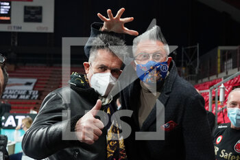 2020-12-19 - gino sirci (president sir safety conad perugia) with andrea lucchetta (commentator rai sport) - SIR SAFETY CONAD PERUGIA VS NBV VERONA - SUPERLEAGUE SERIE A - VOLLEYBALL