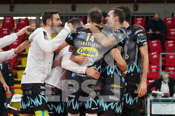 2020-12-19 - rejoices for the victory of the race - SIR SAFETY CONAD PERUGIA VS NBV VERONA - SUPERLEAGUE SERIE A - VOLLEYBALL