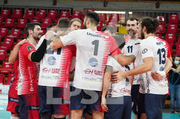 2021-02-06 - vero volley Monza rejoices for the victory of the match - SIR SAFETY CONAD PERUGIA VS VERO VOLLEY MONZA - SUPERLEAGUE SERIE A - VOLLEYBALL