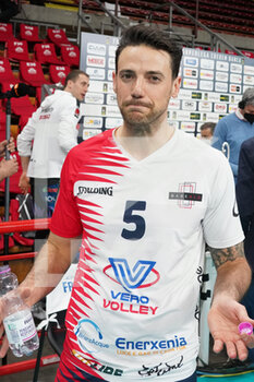 2021-04-04 - zimmermann jan (n.10 setter sir safety conad perugia) ter horst thijs (n.5 hitter spicker sir safety conad perugia) esultano per l' accesso alla finale scudetto - PLAYOFF - SEMIFINALI - SIR SAFETY CONAD PERUGIA VS VERO VOLLEY MONZA - SUPERLEAGUE SERIE A - VOLLEYBALL