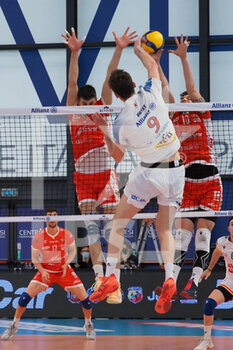 2021-04-12 - Jean Patry (Allianz Power Volley Milano) schiaccia - PLAYOFF 5O POSTO - ALLIANZ POWER VOLLEY MILANO VS CONSAR RAVENNA  - SUPERLEAGUE SERIE A - VOLLEYBALL