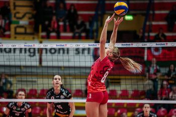 2018-11-28 -  - CEV CUP UNET E WORK BUSTO ARSIZIO VS DRESDNAR FC - CEV CUP WOMEN - VOLLEYBALL